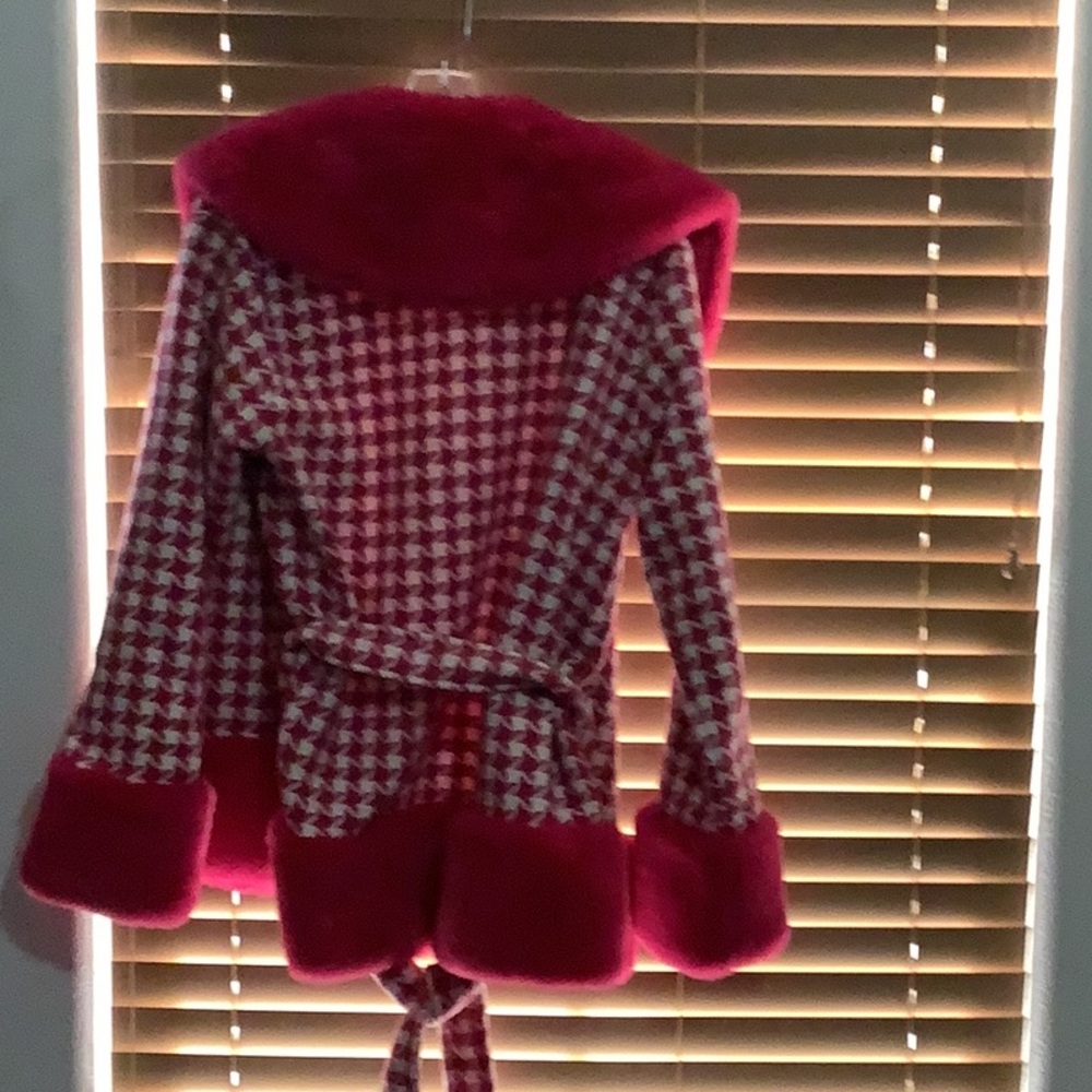 Stylish Pink Houndstooth Women's Coat - Picture 3 of 3